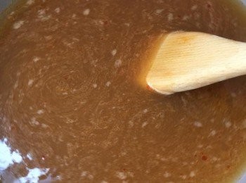 step4: 中火慢攪至水沸