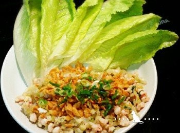 step5: 擺盤,撒上可樂果(先敲成小片)及蔥花,簡單美味的低卡料理完成~^^