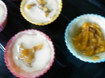 step5: 雞蛋打散.和鮮奶攪拌均勻.倒入