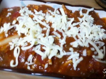 step16: 把醬汁淋上 , 再灑上起司