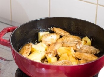 step7: 下薯仔炒勻