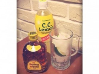 step1: 材料很簡單~suntory whisky.cc lemon!!
