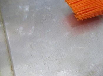 step5: － 準備蒸鍋，燒沸水
－ 方形盤先掃上一點點油，倒入薄薄一層粉漿，隔水蒸8分鐘，等完全放涼才捲起