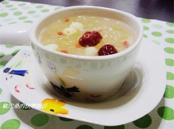 step7: 濃郁酒香提升了風味確不嗆口ˊ讓這簡單甜湯滋味更迷人ˊ
試試看吧~