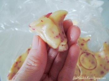 step11: 这是花朵饼干面团的底部