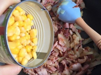 step4: 軟身後加入蓄茄乾和栗米粒即可熄火備用