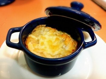 step7: 熱烘烘的法式洋蔥湯便完成了~