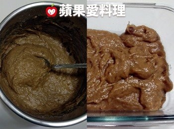 step5: 填入麵糊：用湯匙挖取麵糊，填入保鮮盒中。