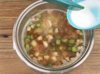 step4: 加入粟粉芡汁<span class="group_3">打芡</span>，視乎你喜愛結度？