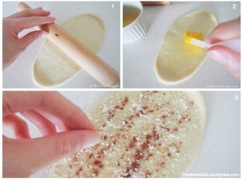 step5: 1）将球状面团压扁在擀成椭圆状。 2）涂抹一层奶油。 3）撒上一些肉桂粉，椰丝和砂糖。