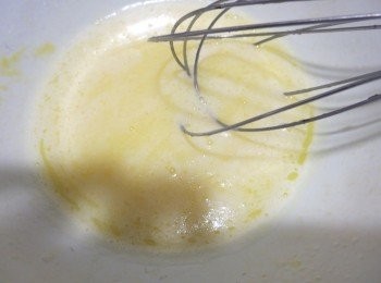 step3: 自發粉过篩，加入2的糊搅拌均匀。