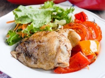 step2: 再加黑醋，放入已預熱200度焗爐，焗約40-45分鐘，或至雞肉全熟即成～