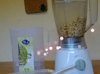 step1: 泡黃豆→浸豆(夏天4~5小時；冬天7~8小時)　或一夜