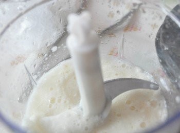 step9: 此時將日本山要用調理機現打成泥，快速又新鮮