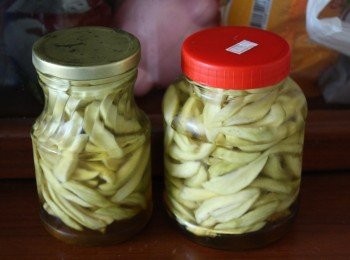 step12: 就可以封罐放置冰箱，但是芒果青是醃製物，所以請盡早
食用完畢，和醃漬物請用玻璃罐裝置密封。