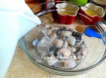 step2: 加入熱水煮3分鐘再瀝乾水份