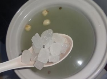 step5: 接著加入冰糖；