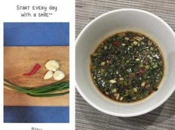 step10: 蒸好後就可以吃，或者切片後煎酥。 <span class="group_4">蒜茸辣椒醬</span>：蒜頭、辣椒切碎後加入蔭油、醬油、水、香油拌勻，再加入蔥花即可。