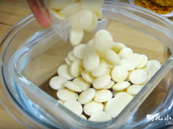 step2: 白巧克力隔水融化