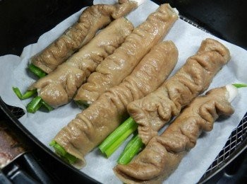 step8: 放入氣炸鍋內(底下可鋪烘焙紙)