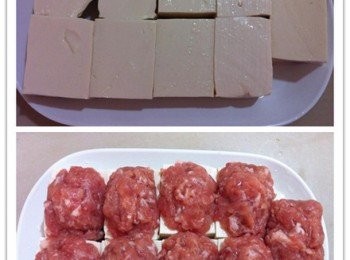 step2: 把盒裝豆腐切厚片，成方形。豆腐表面挖個洞
肉碎加入所有醃料攪至充分的起絞。
白豆腐表面挖個淺洞，釀入攪拌好的肉碎。