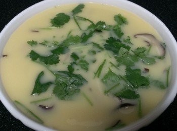 step3: 微波爐700W加熱8分即可。 (容器的大小會影響加熱的時間，請自行斟酌時間。這次我用的是直徑20公分×高5公分的淺盤)