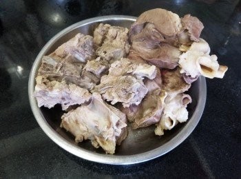 step4: 豬骨，豬心