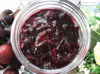 step7: 倒入已消毒的玻璃瓶中 , 放涼後即可移入冰箱保存