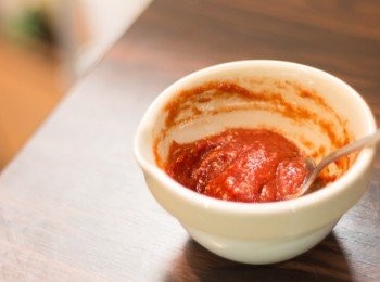 step1: 先將pizza醬部份材料全部拌勻備用　