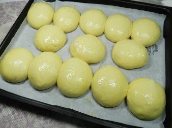 step3: 塗上蛋液，180度烤12分 (烤箱要先預熱10分鐘)