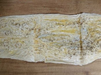 step4: 灑白胡椒和鹽。