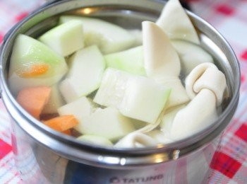 step2: 加入適量的冷水