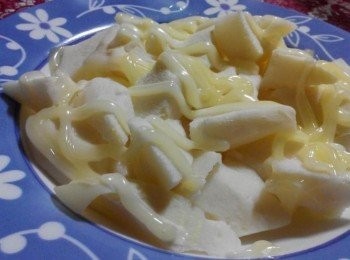 step1: 將冷水及竹筍放入鍋中，水需淹過竹筍，開大火至水滾，