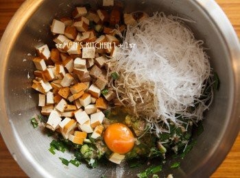 step4: 將內餡的所有材料全部均勻混合備用。