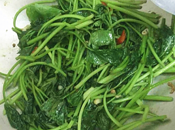 step5: 最後放鹽炒均勻，鹽要炒散，可以炒久點，差不多就可以出鍋了