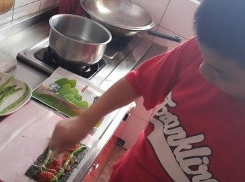 step4: 放好後擠上美乃滋