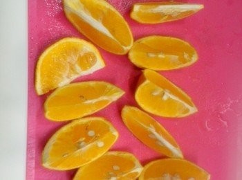 step1: 果皮清洗乾淨後切開