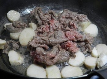 step2: 再下牛肉炒片炒