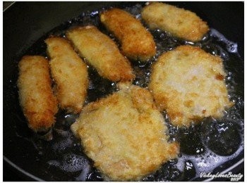 step8: 程使用中大火將兩面煎至呈現金黃色即可