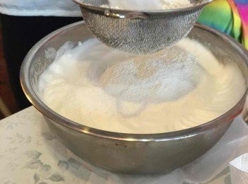 step2: 然後分2次加入已篩好的低粉