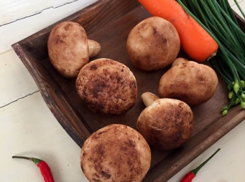 step8: 出鍋，去掉烘培紙，是不是可以以假亂真了，O(∩_∩)O哈！