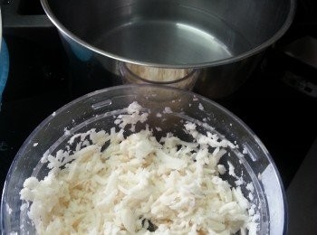 step1: 馬蹄去皮切條或片,用1513g水煮滾