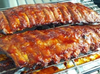 step8: 將骨反轉，再塗上「醬汁」，烤焗4分鐘即可。