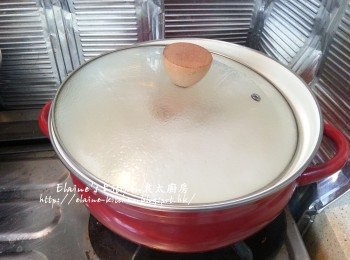 step3: 蓋上蓋用中火煲45分鐘至出味