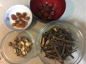 step1: 將所有材料洗淨, 紅棗要去核