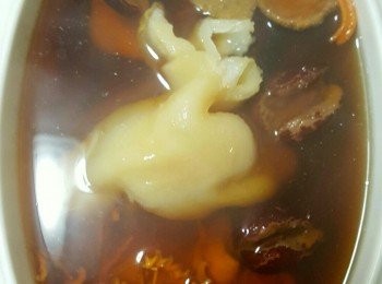 step3: ＊ 花膠是燉好前一小時才下 ＊ 杞子是燉好前大約十分鐘才下