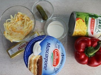 step1: 所有的材料們，。這次選用的是C規格中之 粒粒飽滿、清脆口感、專業切割、色澤鮮黃的綠巨人玉米粒。