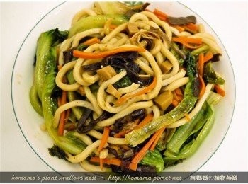 step6: 待所有<span class="group_1">食材</span>皆翻炒入味後，即可直接趁熱盛放在盤中。