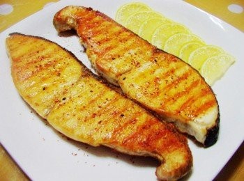 step4: 上桌前灑上少許七味粉和檸檬汁就完成囉~~