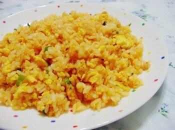 step7: 另外再準備個湯就變成我的午餐了ˊ 炒飯的變化非常多ˊ大家隨意變化ˊ 有什麼放什麼ˊ方便開心就好~~